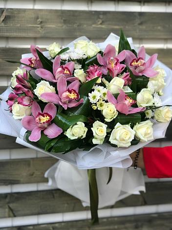 Букет цветов из: Розы и Хризантемы в Тереке