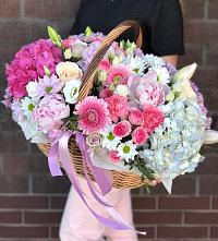 Цветочная композиция из Розы, Хризантемы, Пионы и Лизиантусы в корзине #REPLACE_PRED# Тереке