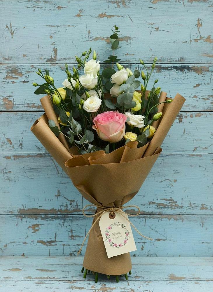 Букет цветов из: Розы и Лизиантусы в Тереке