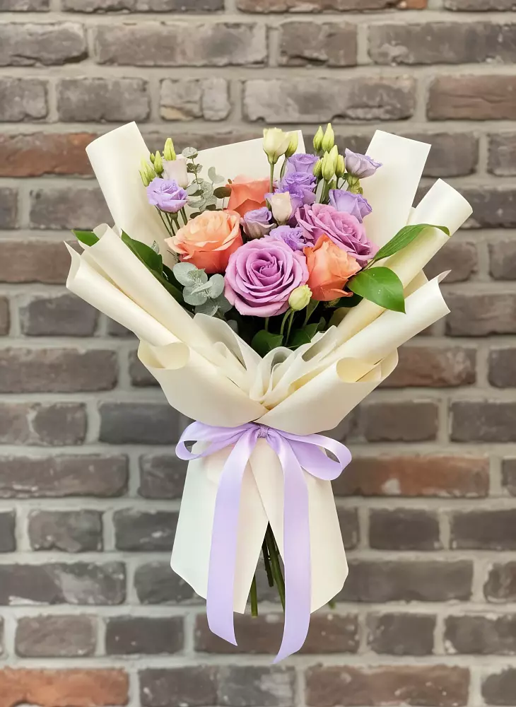 Букет цветов из: Лизиантусы и Розы в Тереке