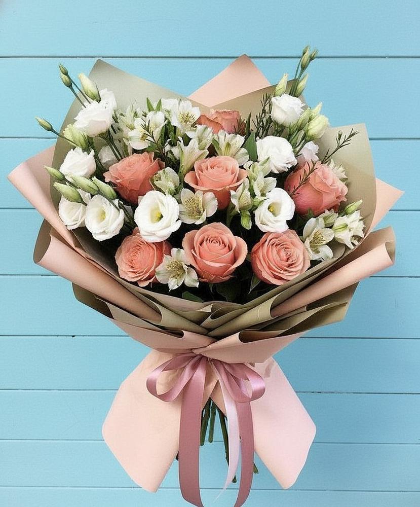 Букет цветов из: Розы, Альстромерии и Лизиантусы в Тереке