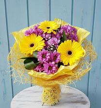Букет цветов из:  Хризантемы и Герберы в Тереке