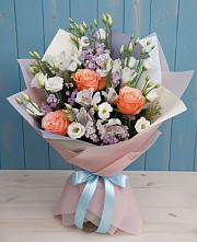 Букет цветов из:  Лизиантусы, Розы, Альстромерии и Гипсофила в Тереке