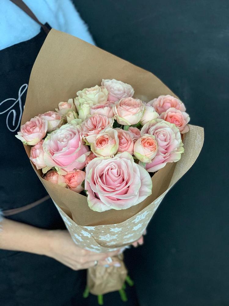 Букет цветов из: Хризантемы и Розы в Тереке