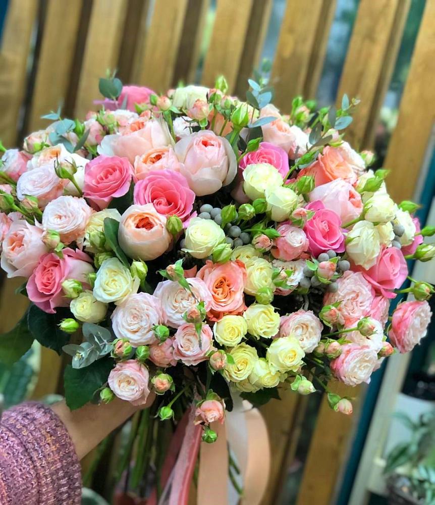 Букет цветов из: Розы в Тереке