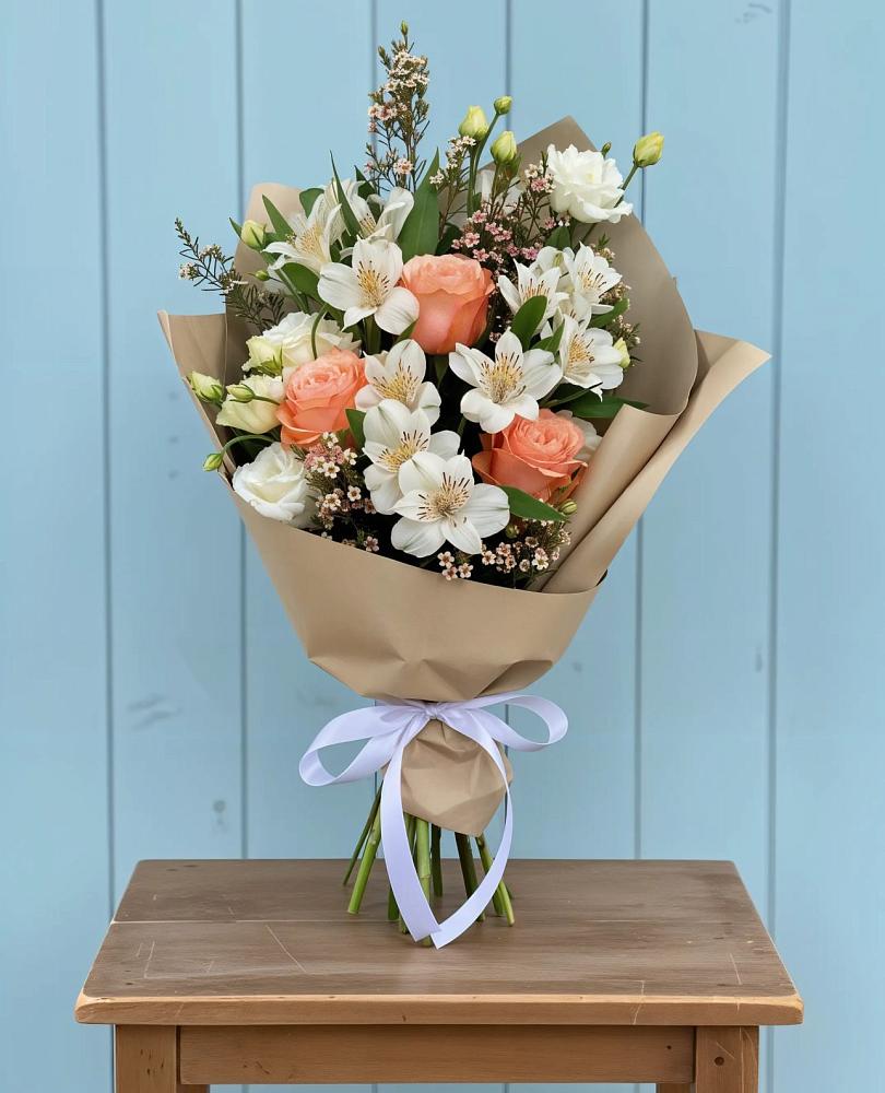 Букет цветов из: Альстромерии, Лизиантусы, Розы и Хризантемы в Тереке